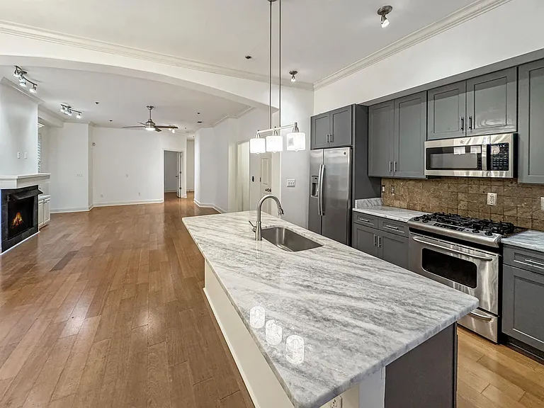 510 City House Ct #204 — Photo 8