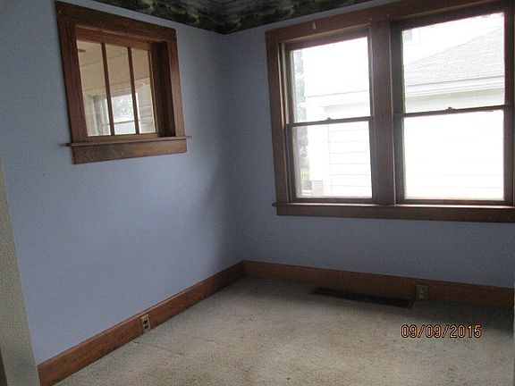 4th image of 56 W Park Dr
