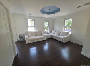 10648 97th St, Ozone Park, NY 11417