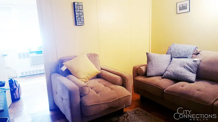 Rented by City Connections Realty | media 15