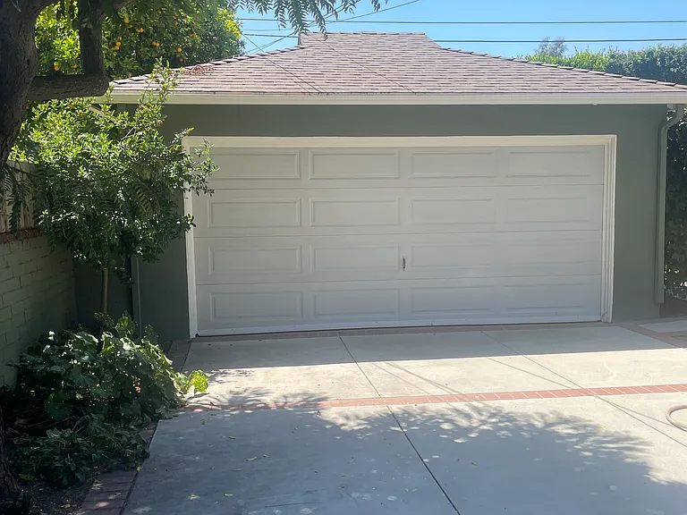detached garage