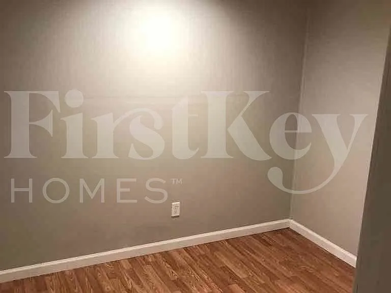 4800 N Wallace Ave — Photo 10