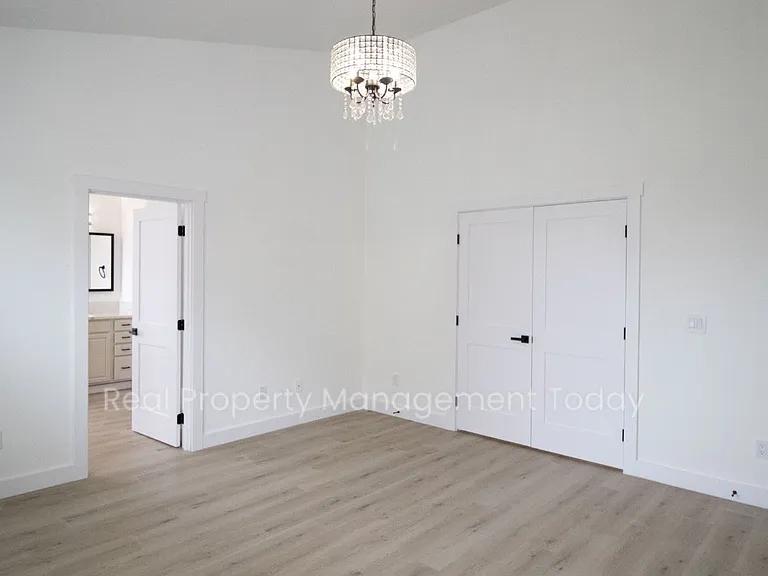 105 Lane Blvd NW — Photo 17