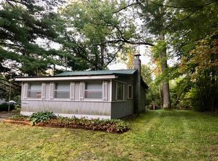 4082 Southwood Dr, Harrison, MI 48625