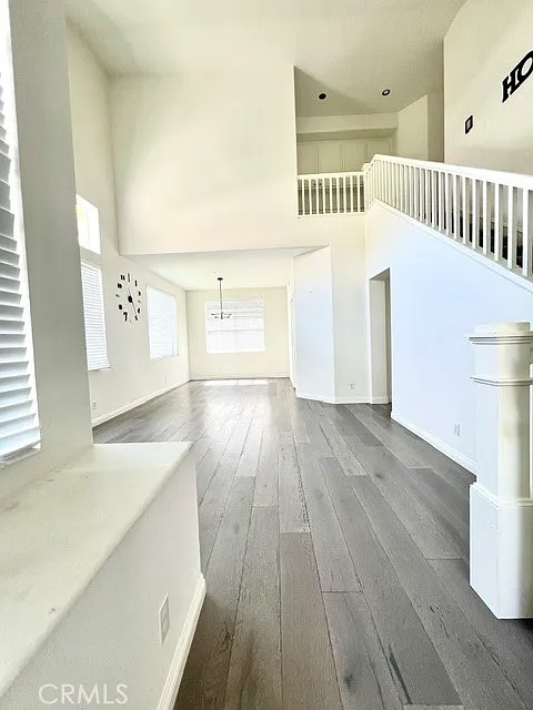 3 bed, 2.5 bath, 1937 sqft, $5,000 — Photo 3