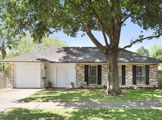 792 Hickory St, Gretna, LA 70056