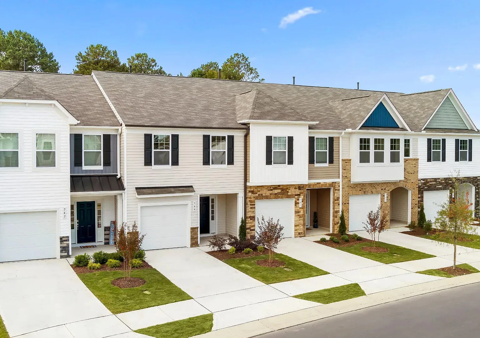 3 bed, 2.5 bath, $1,775 — Photo 1