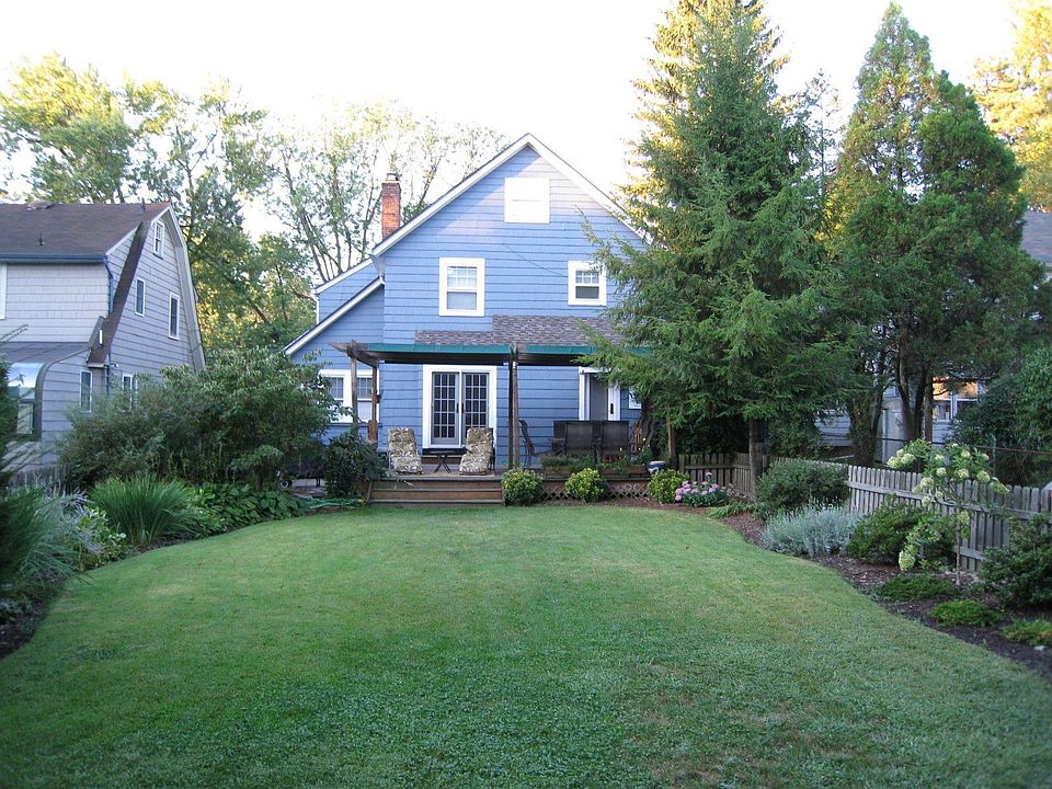 back yard w/deck
