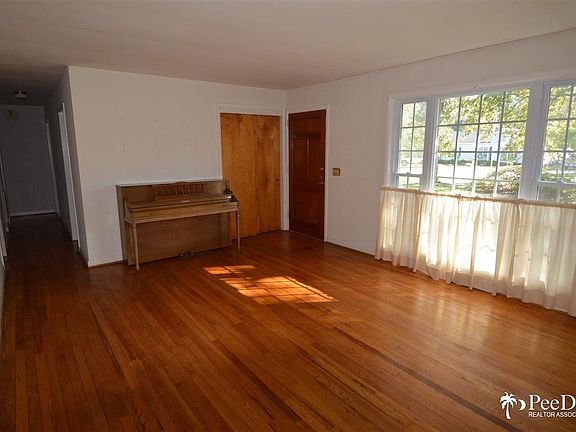 3rd image of 522 Haven Dr