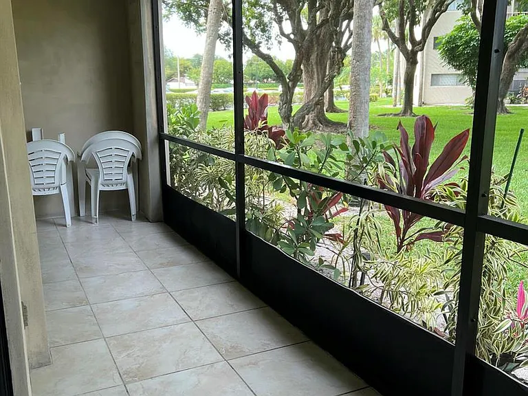 5220 Las Verdes Cir #101 — Photo 27