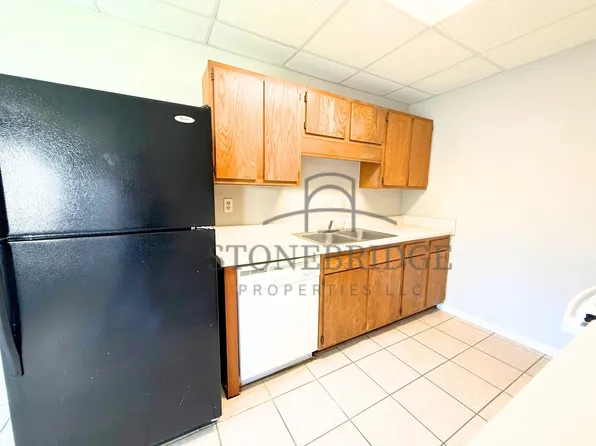 302 Hillsboro Ln, Helena, AL 35080