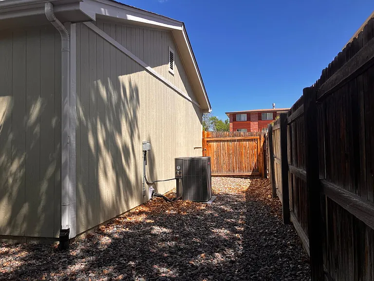 1150 E 9th Ave — Photo 34
