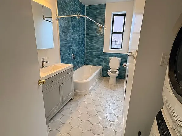 150 E 18th St #6B, Brooklyn, NY 11226