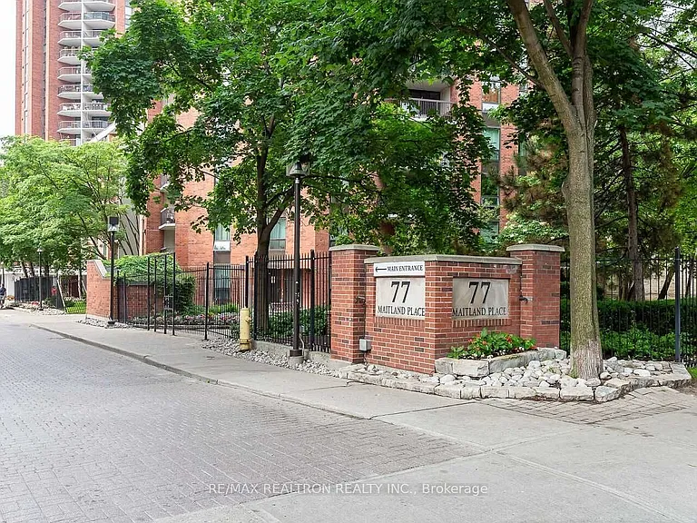 77 Maitland Pl #326 — Photo 33