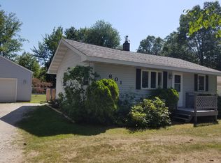 601 E Sternberg Rd, Norton Shores, MI 49441