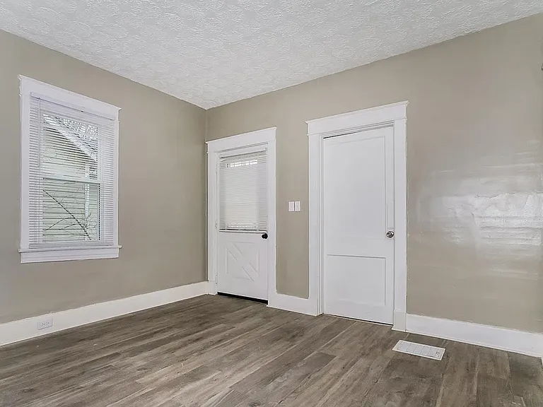 1143 Louis Coleman Jr Dr — Photo 6