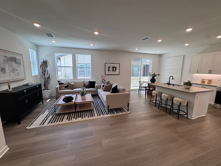 12837 Auburn Dr — Photo 40