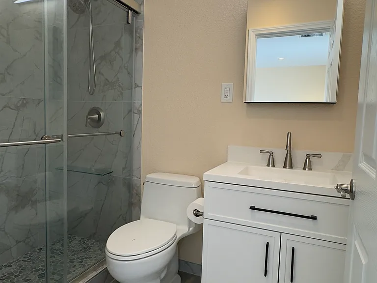 1906 Stewart St #1D — Photo 9