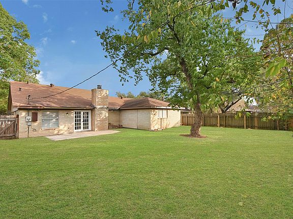 3rd image of 15907 Timber Valley Dr
