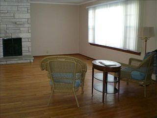 4th image of 300 Sunnybrook Ln