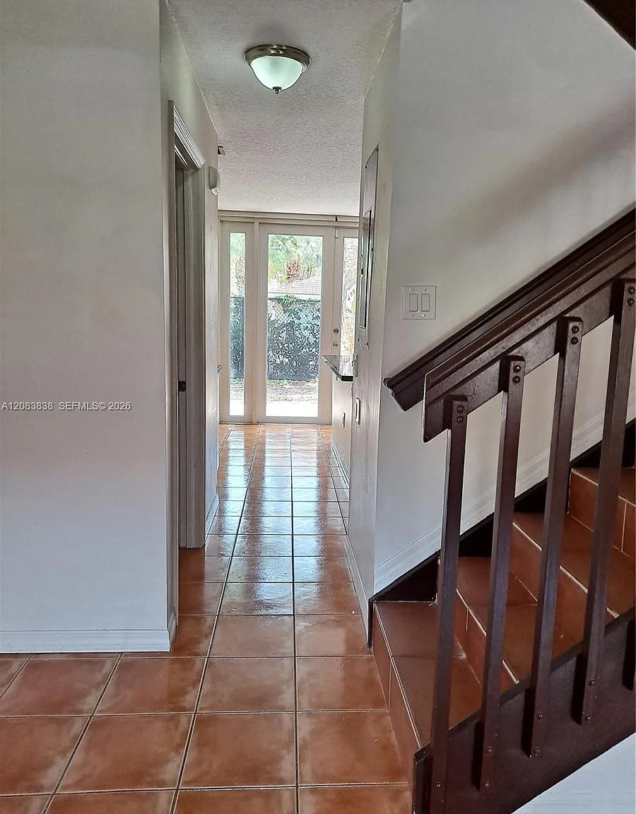 Hampton Isles Condo — Photo 4