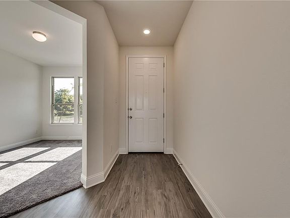 4th image of 7940 Hickory Branch Dr