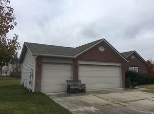 14030 Meadow Lake Dr, Fishers, IN 46038