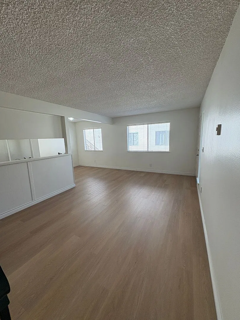 For Lease Updated 2-Bedroom Villa Ventura Townhouse Condo — Photo 4