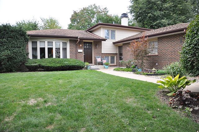 1st image of 18W037 Holly Ave