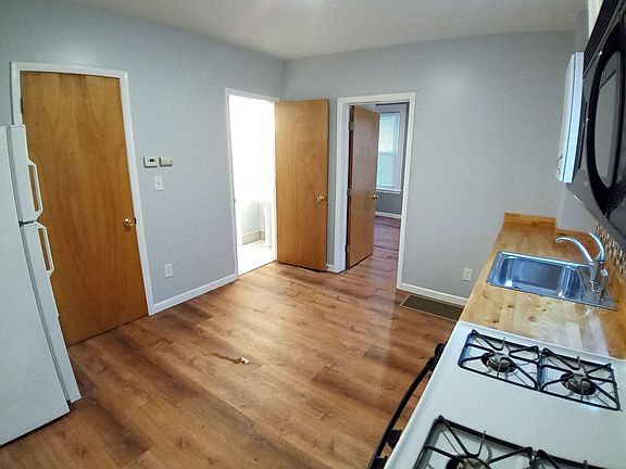 5th image of 123 John St #1R