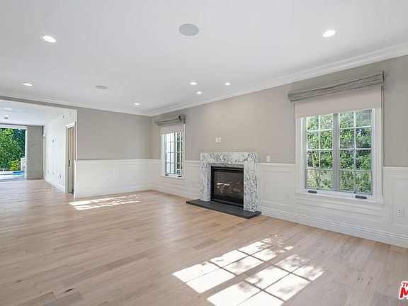 4th image of 1610 N Ogden Dr