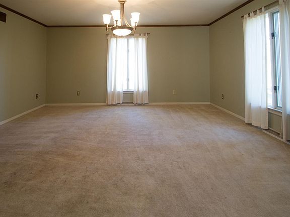 Dining room 16' x 16"