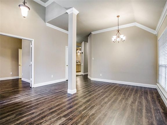 3rd image of 6503 Forest Park Dr