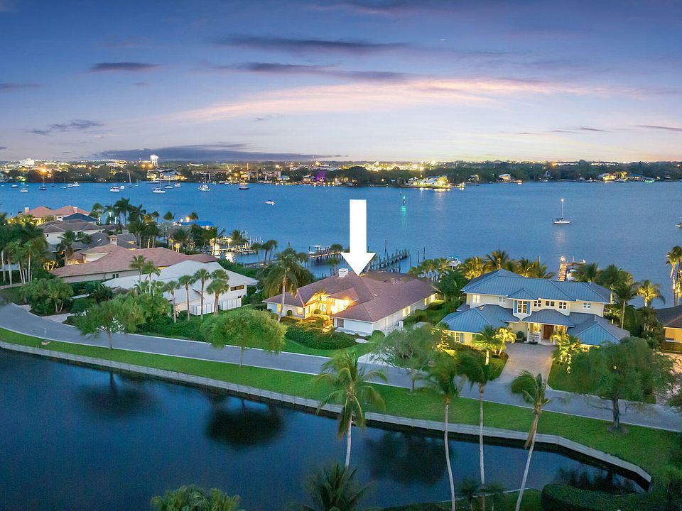 1st image of 781 SW Bay Pointe Circle