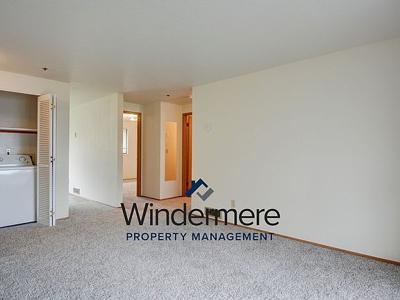 5th image of 1084 SE 4th Ave APT 202