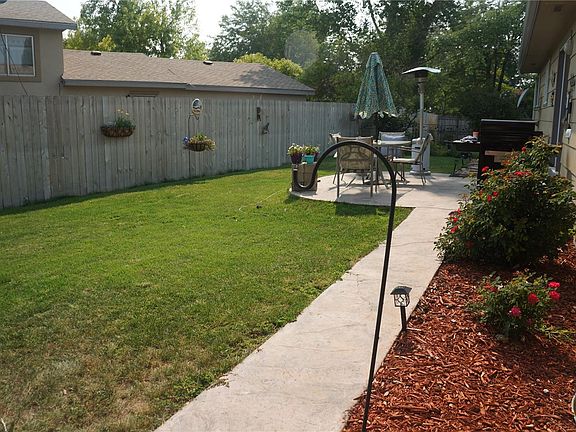 5th image of 11 Cottonwood Ct