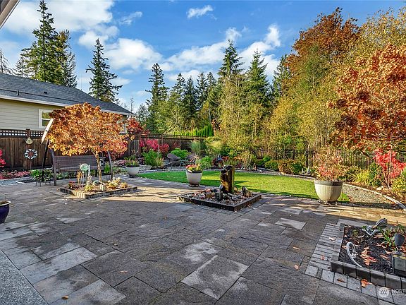 3rd image of 14518 190th Avenue E