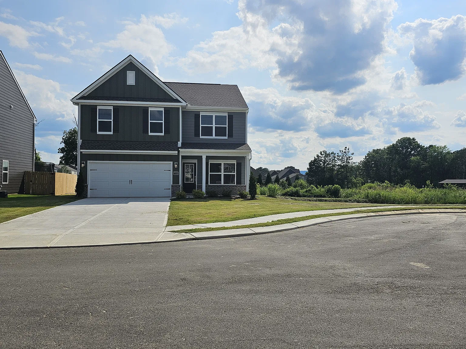 4 bed, 2000 sqft, $2,800 — Photo 1