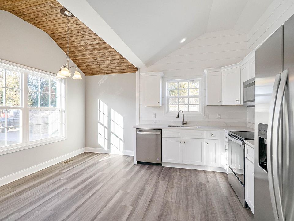 1137 Veterans Dr Dalton, GA Zillow