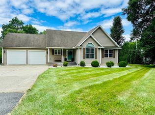 695 West St, Ludlow, MA 01056