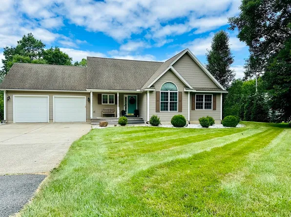 695 West St, Ludlow, MA 01056