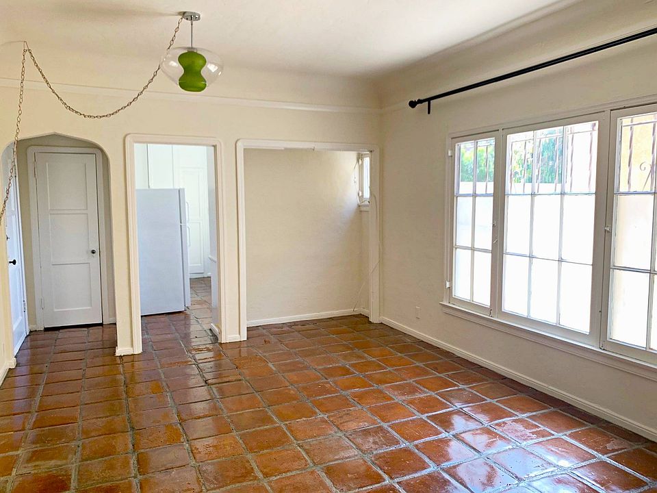1st image of 1848 N Mariposa Ave APT 102