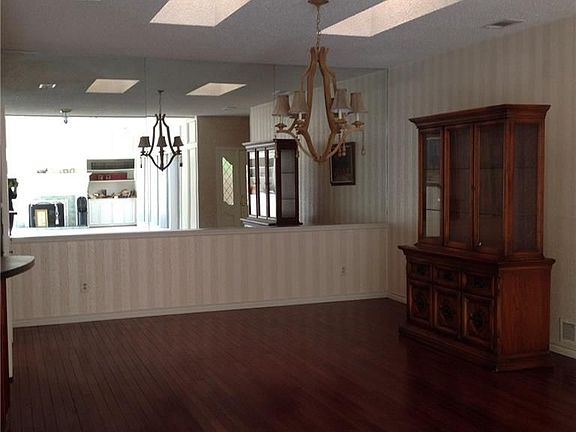 5th image of 3200 Squireswood Dr