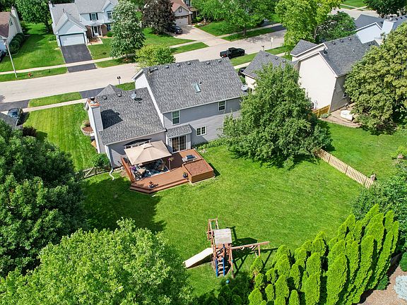 2nd image of 567 Lakeview Dr