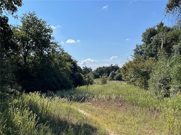2nd image of 1813 Lone Star Ln