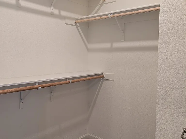 6416 Campus Pkwy — Photo 16