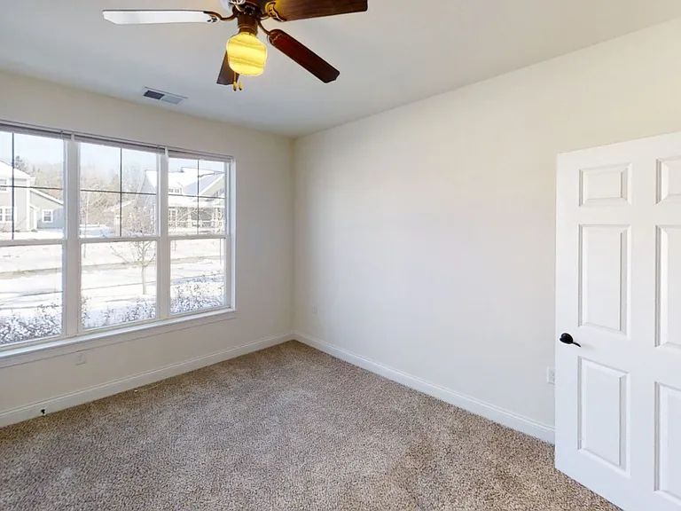 Delafield Woods Apartments — Photo 29