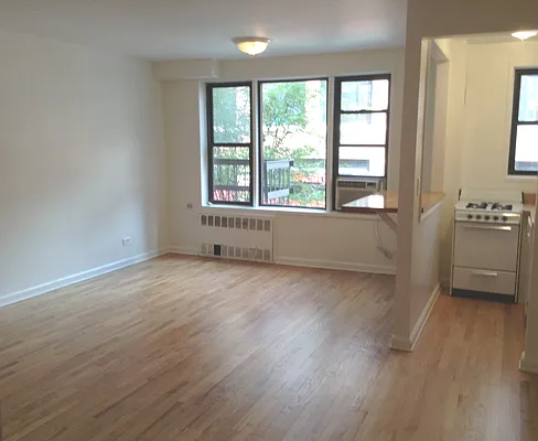 Rented by City Connections Realty | media 3