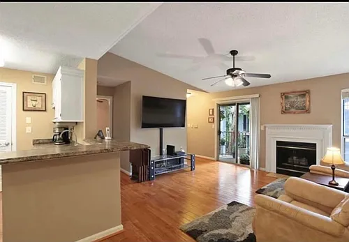 642 Granville Ct #2 Photo 1