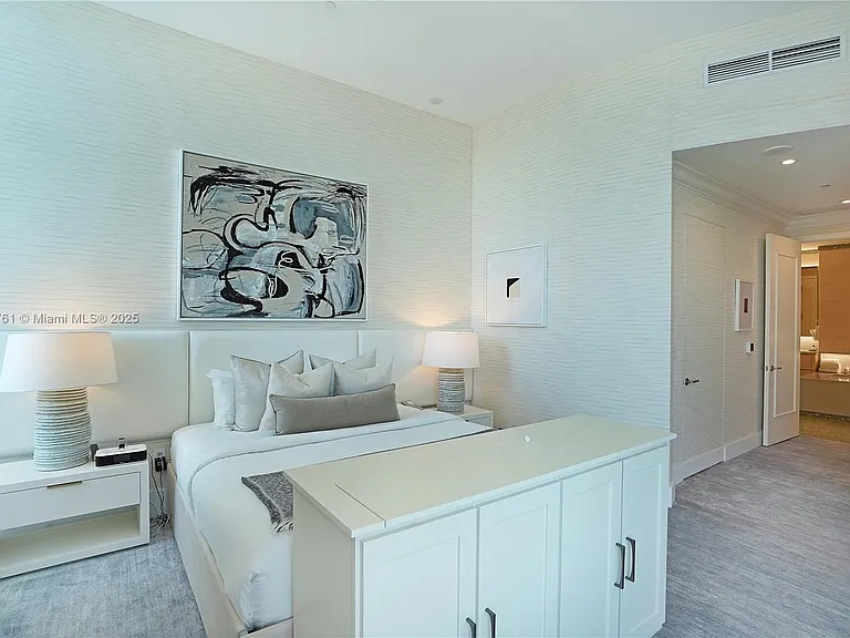 4401 Collins Ave #PH SOUTH — Photo 46